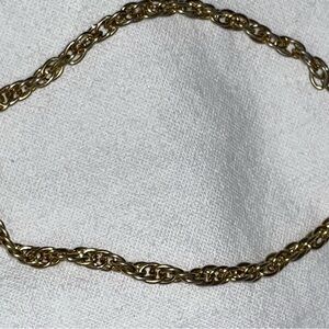 Vintage twisted rope chain bracelet lobster clasp 6”in good vintage conditi